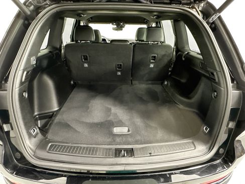 Used 2023 Jeep Grand Cherokee Altitude RWD image 24