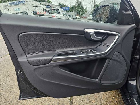 Used 2013 Volvo S60 T5 AWD/4WD image 24
