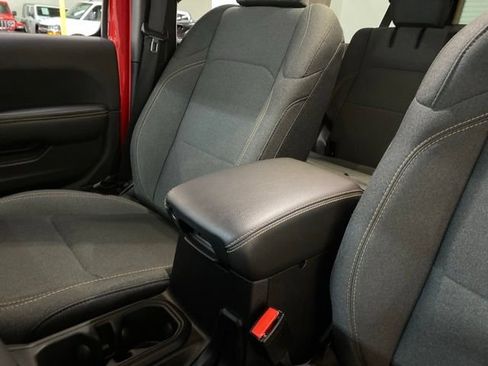 Used 2025 Jeep Wrangler Unlimited Sahara w/ Safety Group AWD/4WD image 65