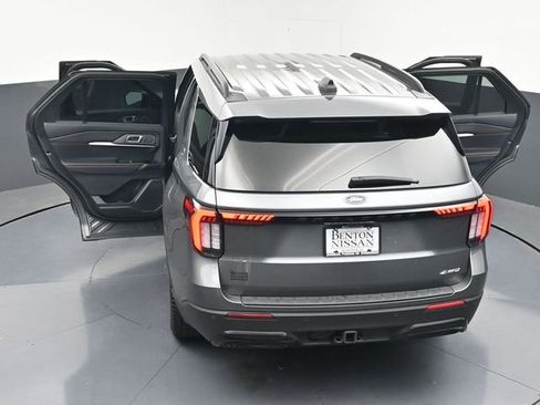 Used 2025 Ford Explorer ST-Line w/ ST-Line Street Pack AWD/4WD image 45