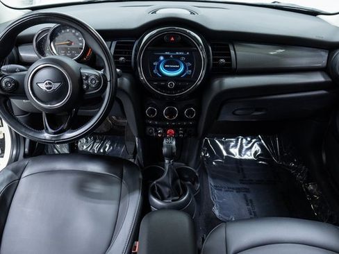 Used 2018 MINI Cooper 2-Door Hardtop image 19