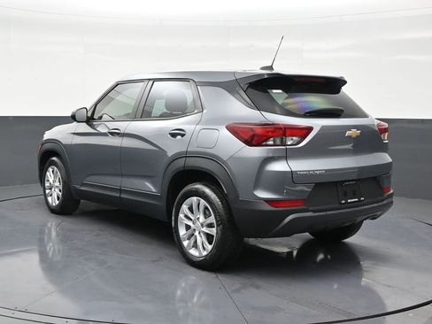 Used 2021 Chevrolet TrailBlazer LS FWD image 3