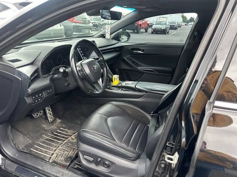 Used 2019 Toyota Avalon Touring w/ Advanced Safety Package FWD image 9
