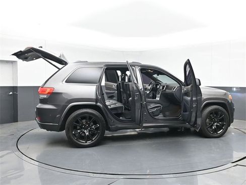 Used 2014 Jeep Grand Cherokee Overland w/ Advanced Technology Group image 58