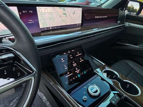 Used 2026 Cadillac Escalade Platinum Sport w/ LPO, ONYX Package AWD/4WD image 16