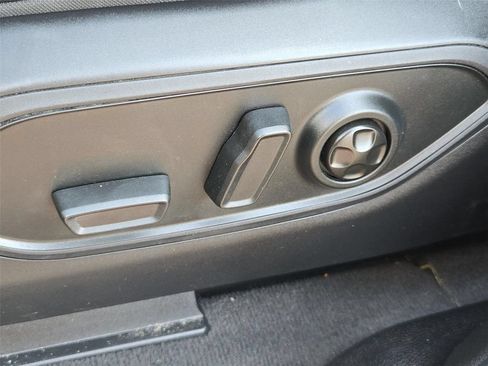 Used 2023 Jeep Grand Cherokee Limited RWD image 38