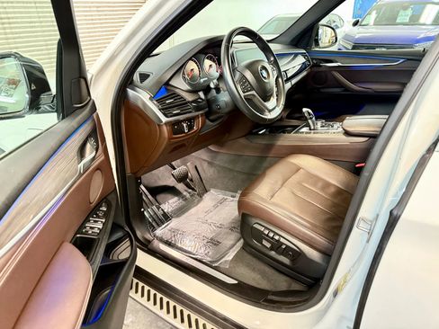 Used 2018 BMW X5 xDrive40e AWD/4WD image 9