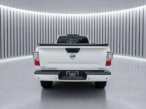 Used 2022 Nissan Titan SV RWD image 5