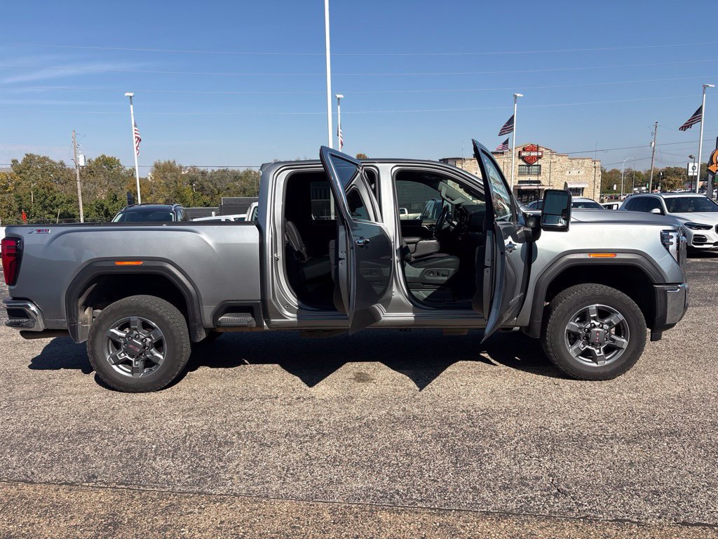 Used 2025 GMC Sierra 2500 SLT AWD/4WD image 8