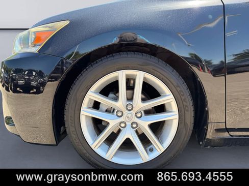 Used 2015 Lexus CT 200h w/ Navigation Package FWD image 9
