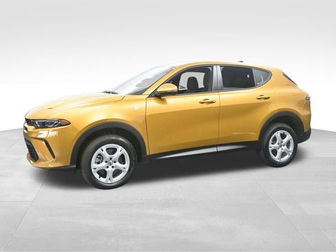 Used 2024 Dodge Hornet GT image 2