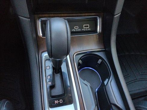 Used 2024 Subaru Ascent Touring image 9