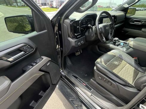 Used 2023 Chevrolet Silverado 1500 ZR2 w/ Technology Package AWD/4WD image 16