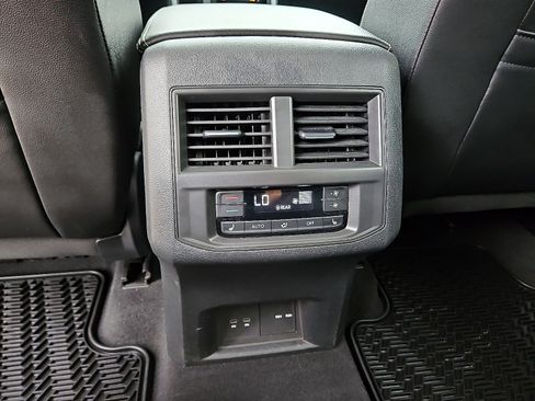 Certified 2022 Volkswagen Atlas SEL Premium image 9