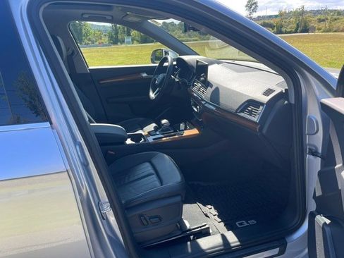 Used 2023 Audi Q5 2.0T Premium w/ Convenience Package AWD/4WD image 8