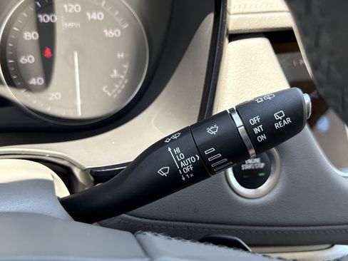 Used 2021 Cadillac XT5 Premium Luxury FWD image 28