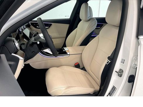 New 2025 Mercedes-Benz C 300 4MATIC Sedan image 9
