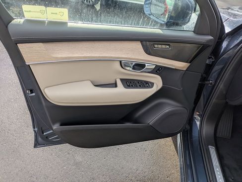 New 2026 Volvo XC90 B6 Plus w/ Protection Package Premier image 11