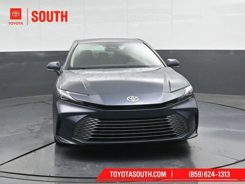 Used 2026 Toyota Camry XLE image 5