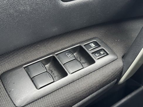 Used 2013 Nissan Rogue SV image 28