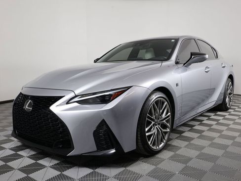 Used 2022 Lexus IS 500 RWD image 5