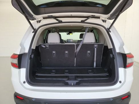 Used 2023 Honda Pilot Touring image 10