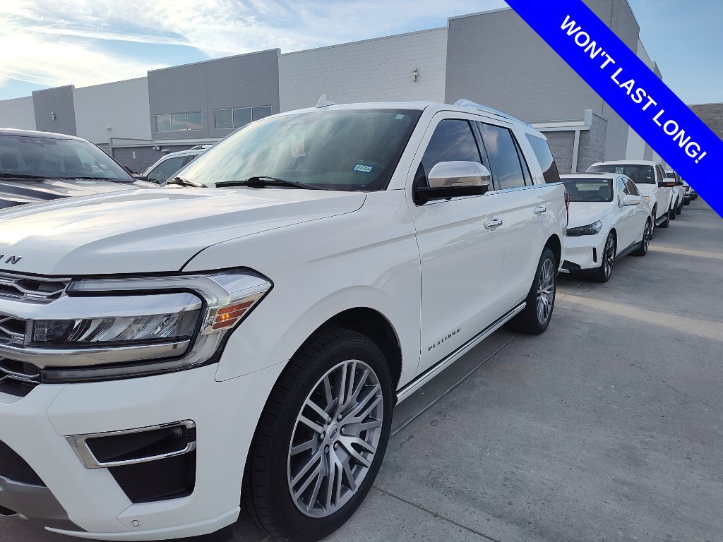 Used 2022 Ford Expedition Platinum AWD/4WD image 2