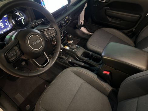 Used 2024 Jeep Wrangler Unlimited w/ LED Headlamp & Fog Lamp Group image 9