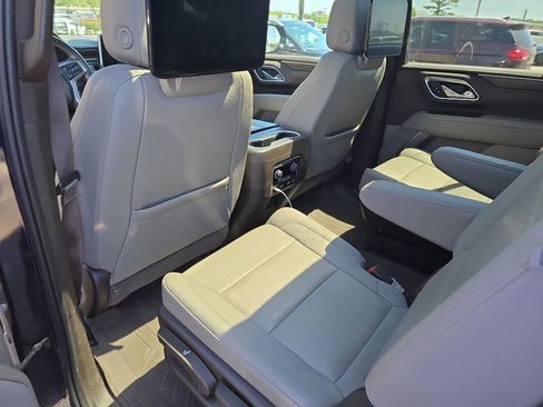 Used 2021 Chevrolet Tahoe LT w/ Rear Media and Nav Package AWD/4WD image 4