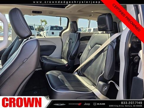 Used 2023 Chrysler Pacifica Limited image 17