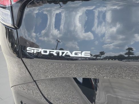 Used 2024 Kia Sportage SX FWD image 10