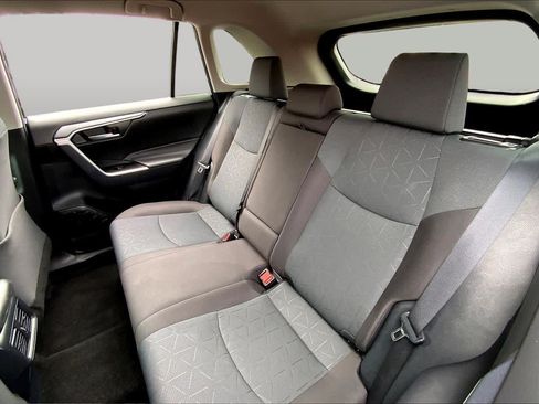 Used 2025 Toyota RAV4 XLE AWD/4WD image 20