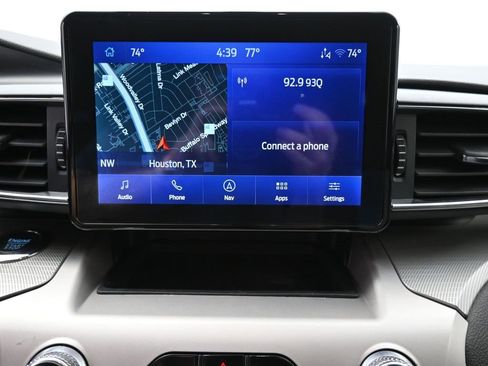 Certified 2022 Ford Explorer XLT w/ Equipment Group 202A image 4