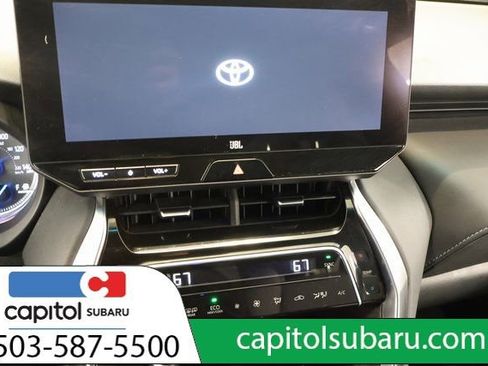 Used 2024 Toyota Venza XLE image 21