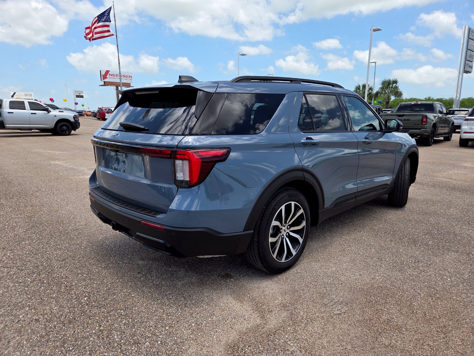 Used 2025 Ford Explorer ST-Line RWD image 7