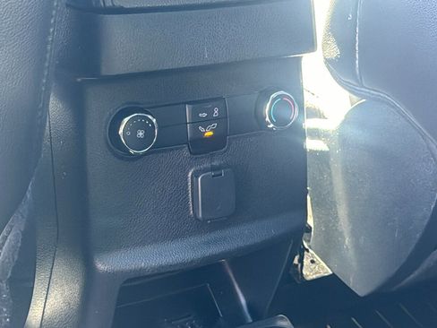 Used 2018 Ford Explorer XLT w/ Equipment Group 202A image 30