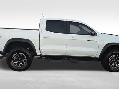 Certified 2024 Chevrolet Colorado ZR2 w/ ZR2 Convenience Package III AWD/4WD image 10