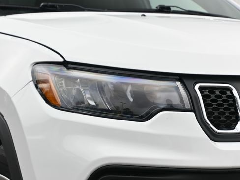 Used 2023 Jeep Compass Latitude image 25