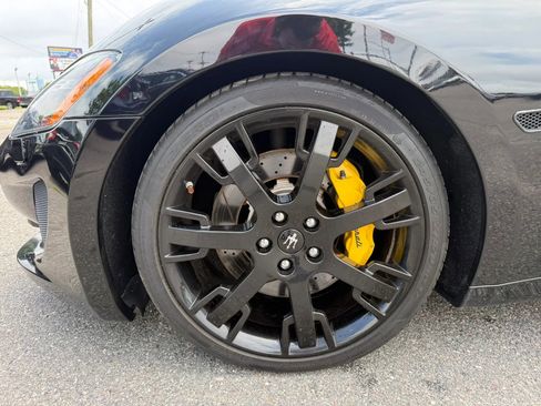 Used 2014 Maserati GranTurismo Sport RWD image 21