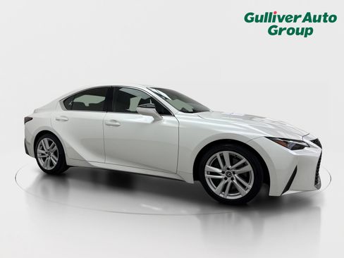 Used 2023 Lexus IS 300 w/ Comfort Package RWD image 12