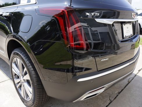 Used 2025 Cadillac XT5 Premium Luxury image 21