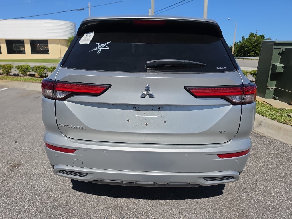 Used 2024 Mitsubishi Outlander SE AWD/4WD image 7