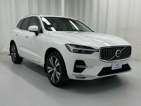 Used 2023 Volvo XC60 B5 Plus image 1