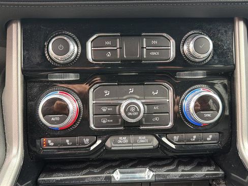 Used 2023 GMC Yukon Denali image 35
