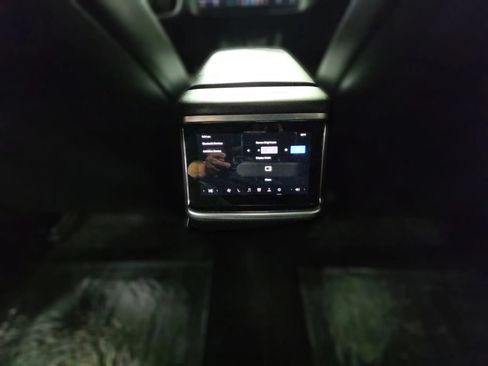 Used 2022 Tesla Model S AWD/4WD image 36