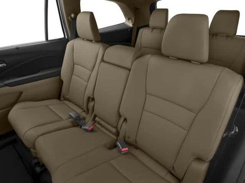 Used 2017 Honda Pilot Touring image 14