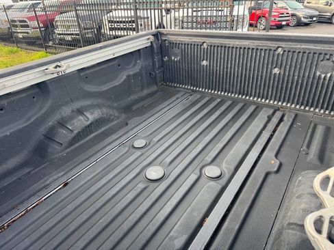 Used 2016 Nissan Titan PRO-4X image 5