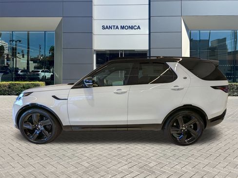 New 2025 Land Rover Discovery Dynamic SE image 5