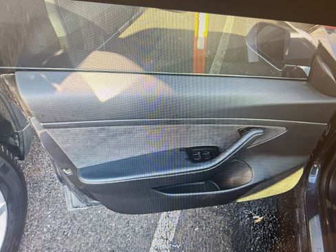 Used 2020 Tesla Model 3 Standard Range image 11