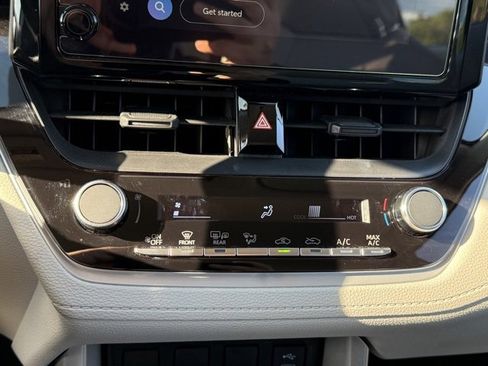 Used 2025 Toyota Corolla Cross L image 22